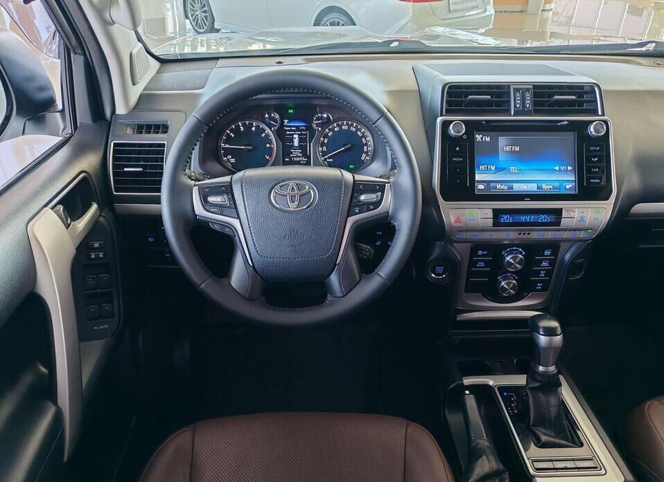 Toyota Land Cruiser Prado, 150 Series Рестайлинг 2 4.0 AT (249 л.с.) 4WD