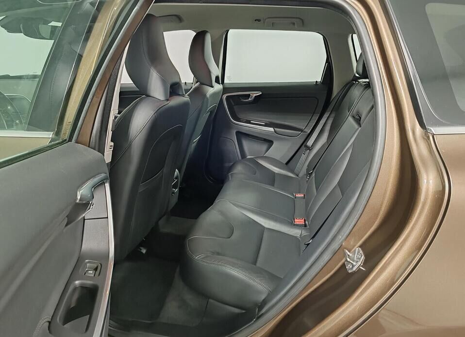 Volvo XC60, I Рестайлинг 2.4d AT (181 л.с.) 4WD