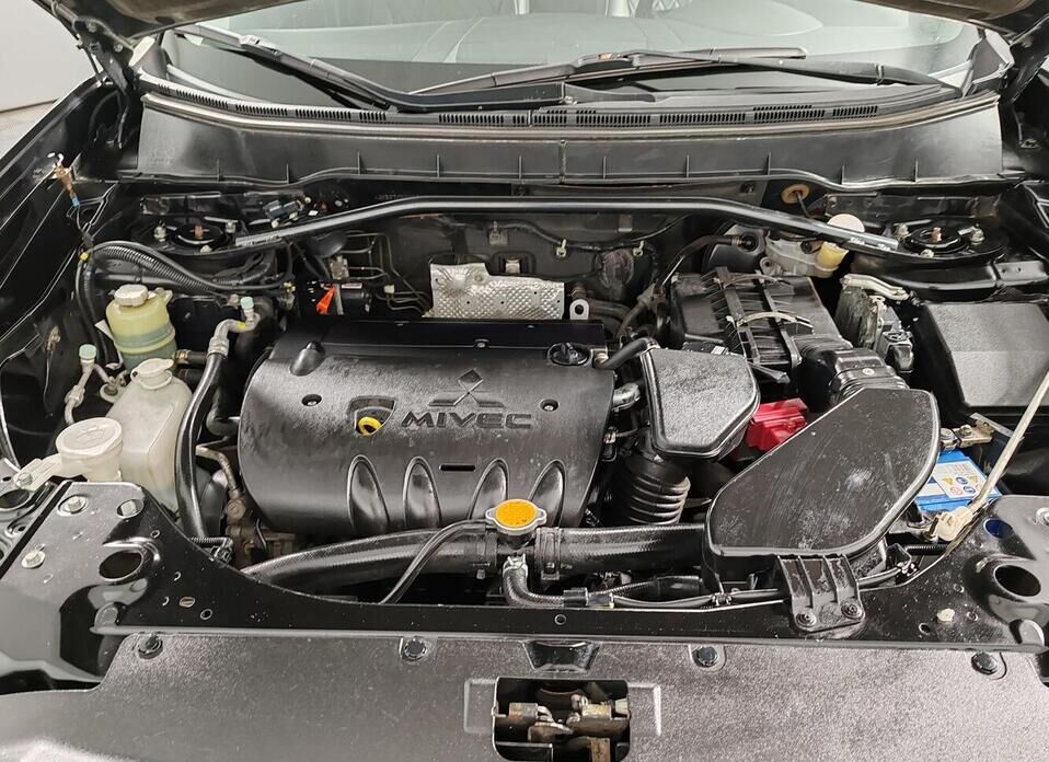 Mitsubishi Outlander, II Рестайлинг 2.0 CVT (147 л.с.)