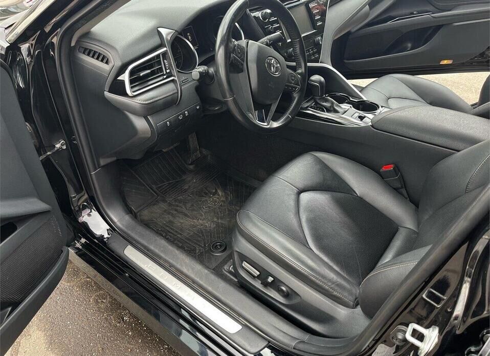 Toyota Camry, VIII (XV70) 2.5 AT (181 л.с.)