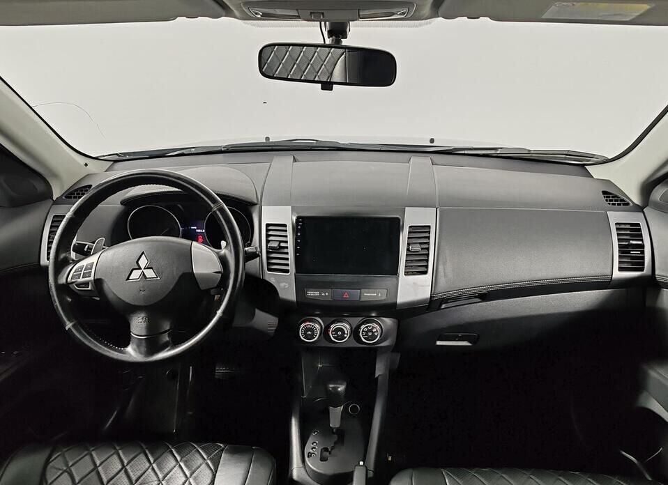 Mitsubishi Outlander, II Рестайлинг 2.0 CVT (147 л.с.)