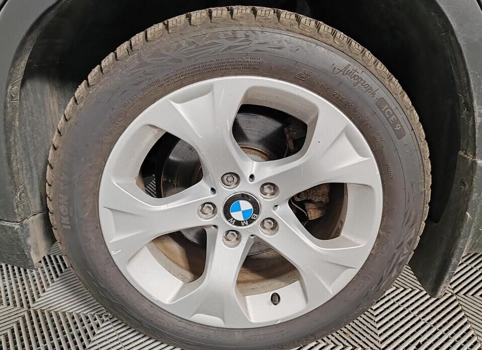 BMW X1, I (E84) Рестайлинг 20i 2.0 AT (184 л.с.) 4WD