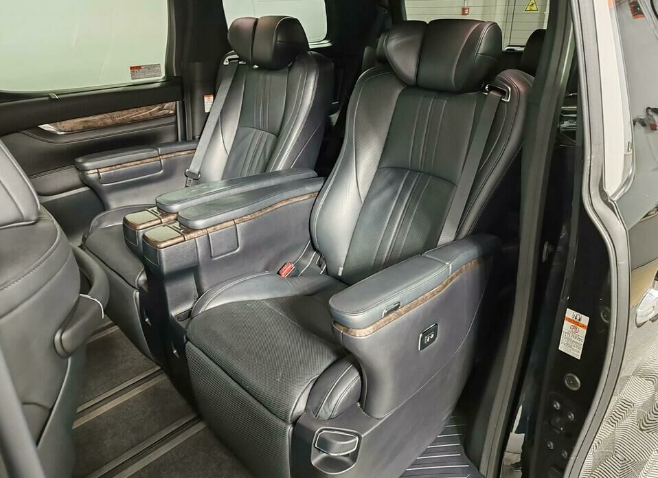Toyota Alphard 3.5 AT (300 л.с.)