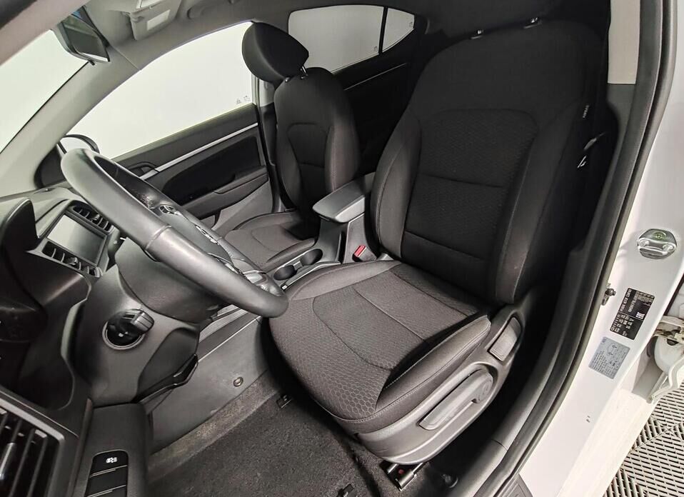 Hyundai Elantra, VI (AD) Рестайлинг 2.0 AT (150 л.с.)