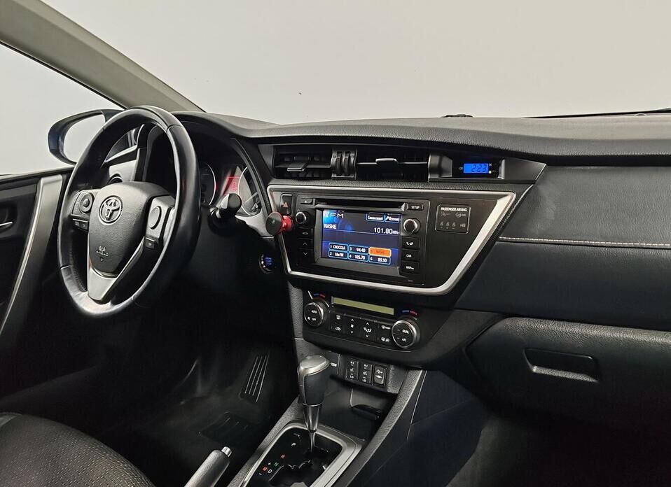 Toyota Auris, II 1.6 CVT (132 л.с.)