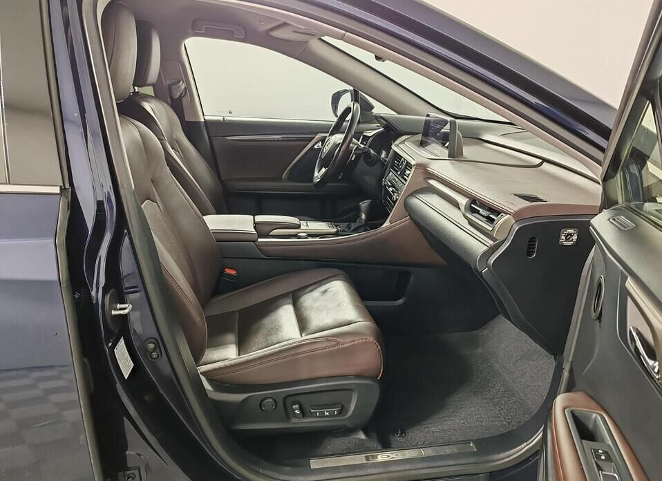 Lexus RX, IV Рестайлинг 300 2.0 AT (238 л.с.) 4WD
