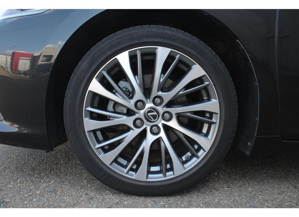 Lexus ES, VII 250 2.5 AT (200 л.с.)