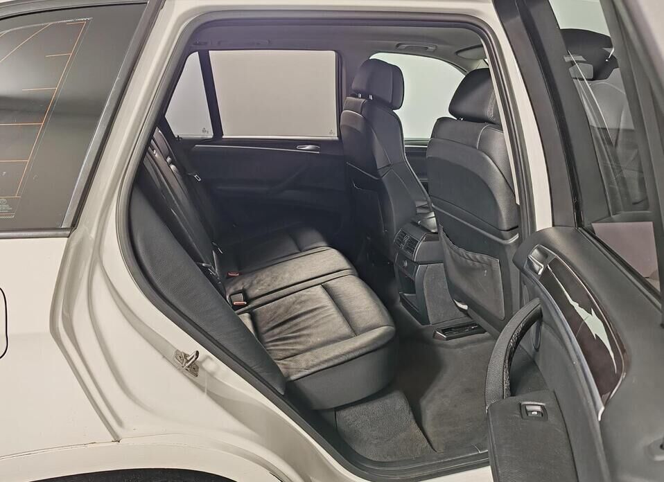 BMW X5, II (E70) Рестайлинг 35i 3.0 AT (306 л.с.) 4WD