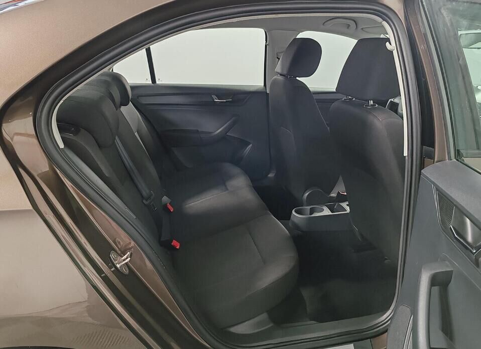 Skoda Rapid, I Рестайлинг 1.6 MT (90 л.с.)