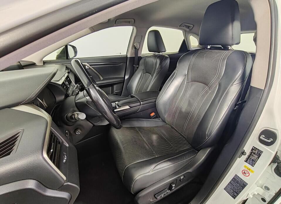 Lexus RX, IV 200t 2.0 AT (238 л.с.) 4WD