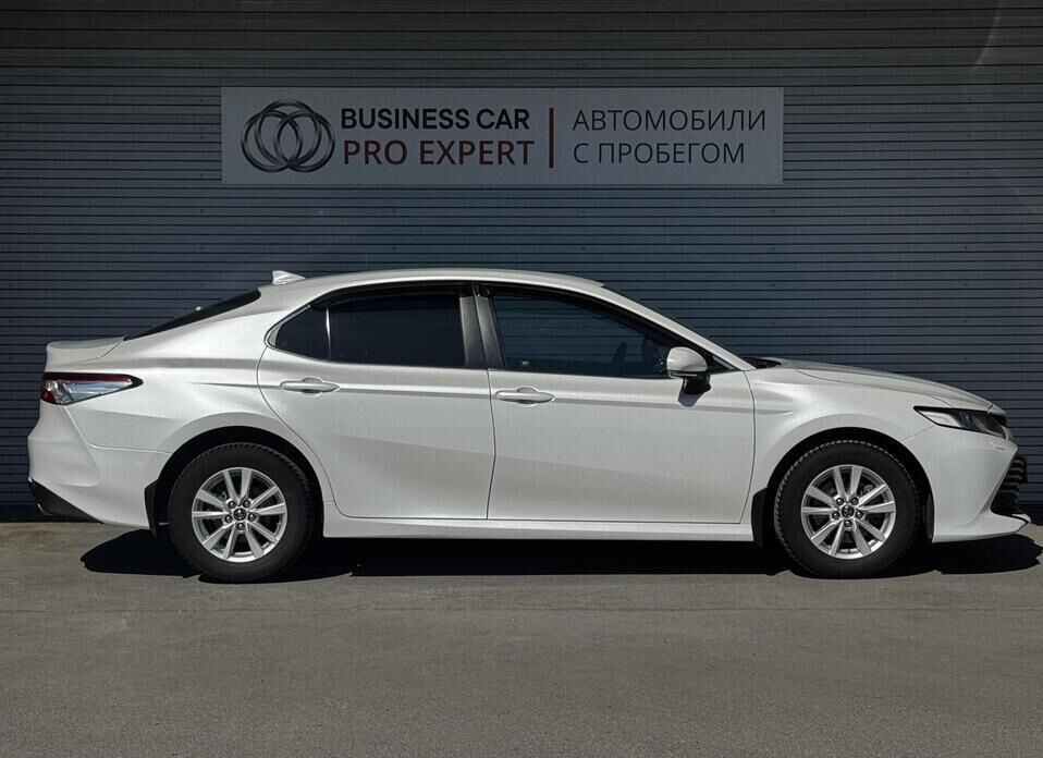 Toyota Camry, VIII (XV70) 2.5 AT (181 л.с.)