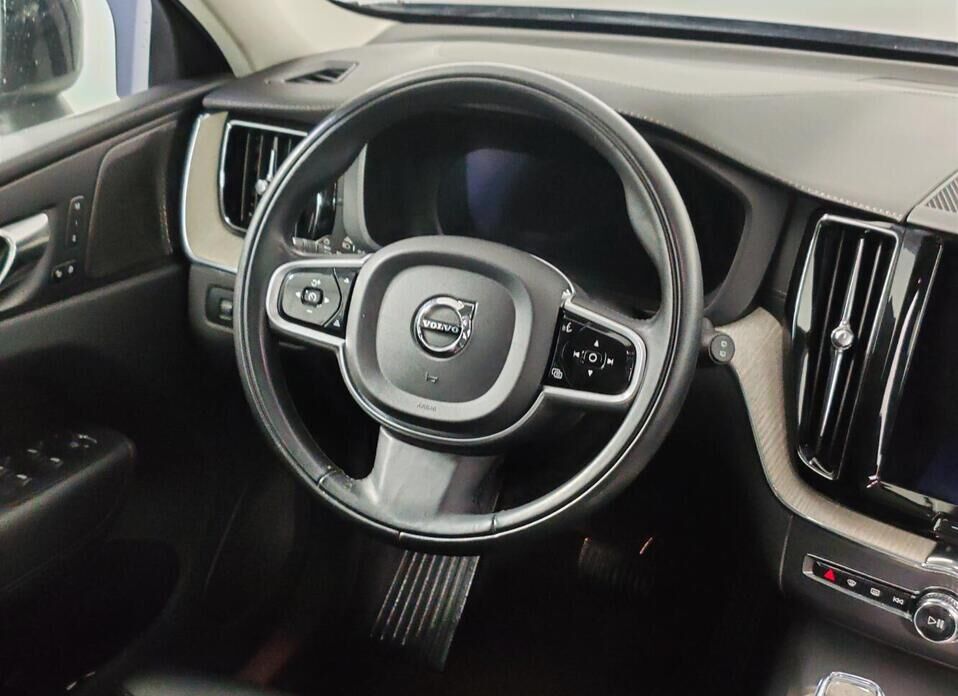 Volvo XC60, II Рестайлинг 2.0d AT (197 л.с.) 4WD