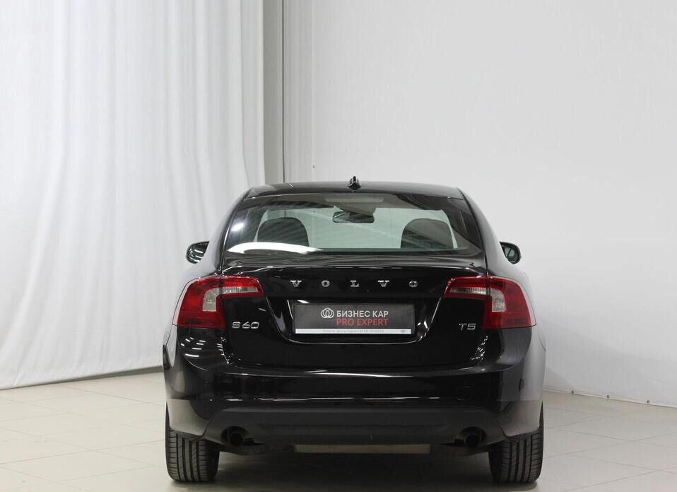 Volvo S60, II 2.5 AT (249 л.с.)