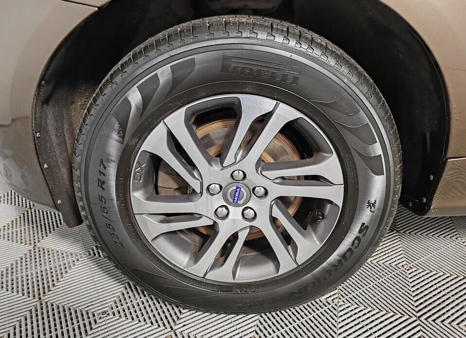 Volvo XC60, I Рестайлинг 2.4d AT (181 л.с.) 4WD