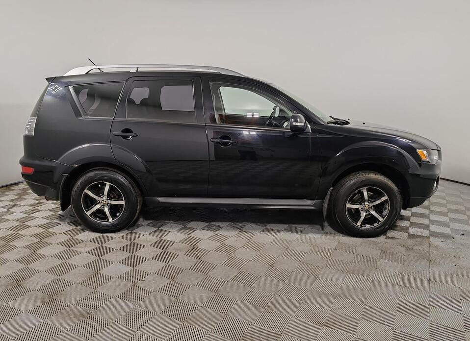 Mitsubishi Outlander, II Рестайлинг 2.0 CVT (147 л.с.)