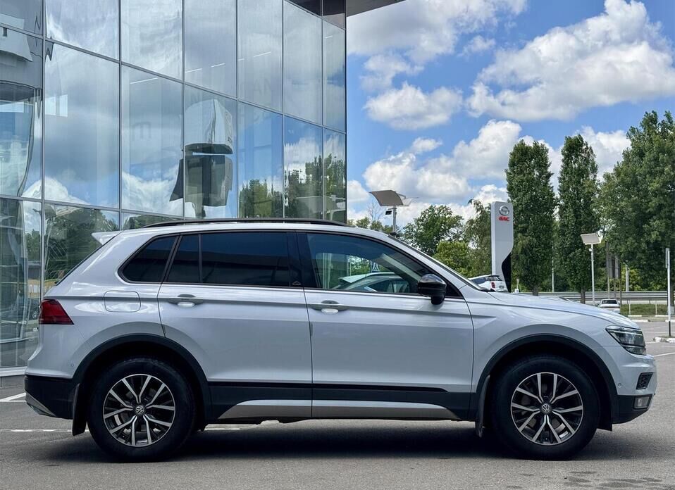 Volkswagen Tiguan, II 2.0d AMT (150 л.с.) 4WD