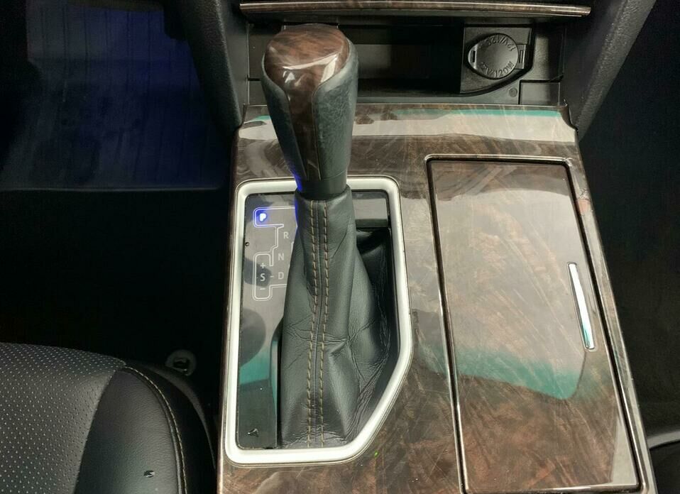 Toyota Camry 3.5 AT (249 л.с.)