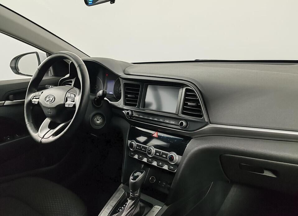 Hyundai Elantra, VI (AD) Рестайлинг 2.0 AT (150 л.с.)