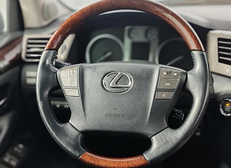 Lexus LX, III 570 5.7 AT (367 л.с.) 4WD