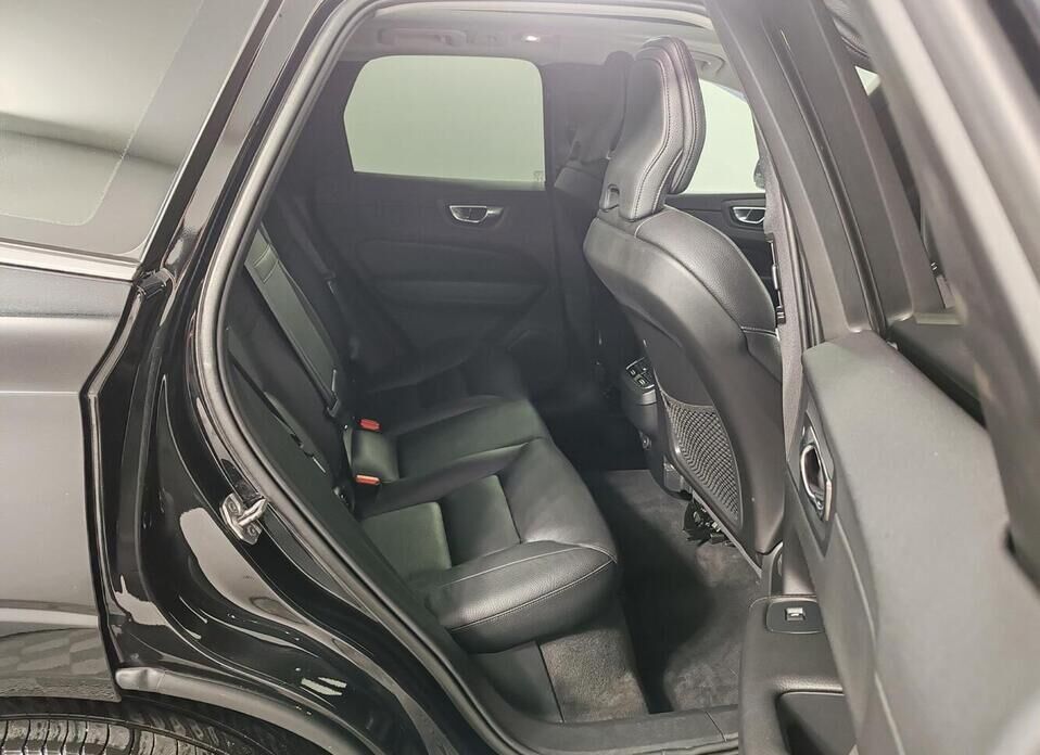 Volvo XC60, II Рестайлинг 2.0d AT (197 л.с.) 4WD