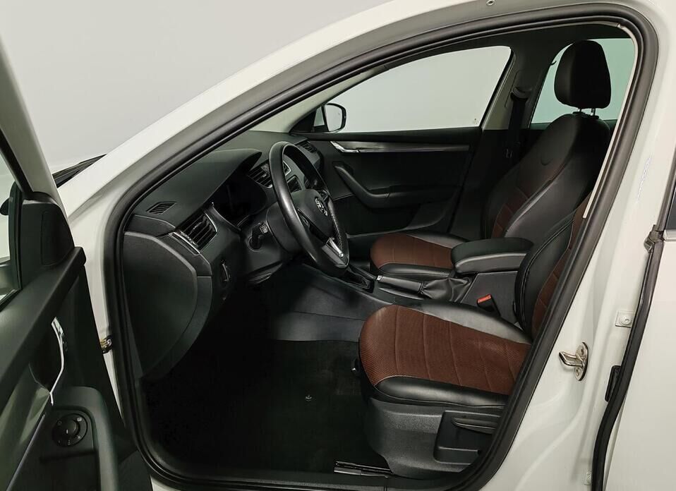 Skoda Octavia, III (A7) Рестайлинг 1.8 AMT (180 л.с.)