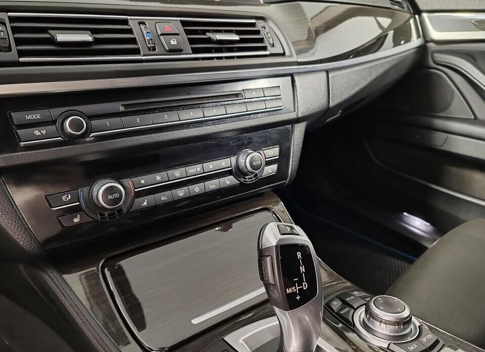 BMW 5 серии, VI (F10/F11/F07) 530d xDrive 3.0d AT (258 л.с.) 4WD
