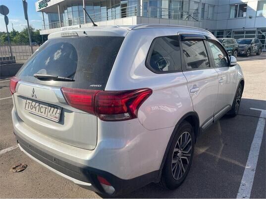 Mitsubishi Outlander, 2016&nbsp;г., 176&nbsp;266&nbsp;км