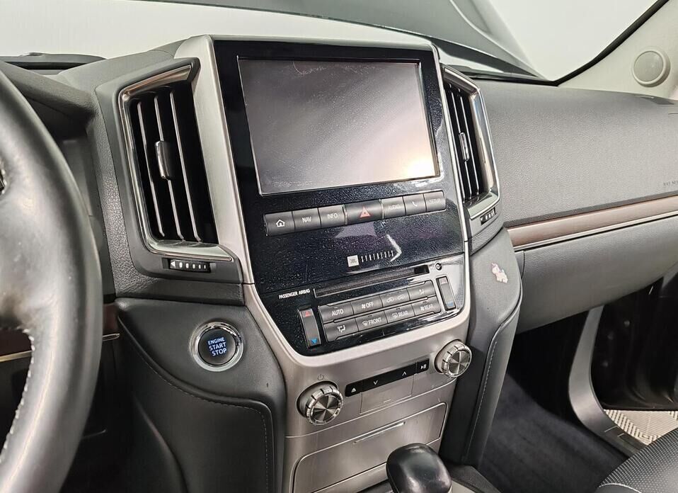 Toyota Land Cruiser, 200 Series Рестайлинг 2 4.6 AT (309 л.с.) 4WD
