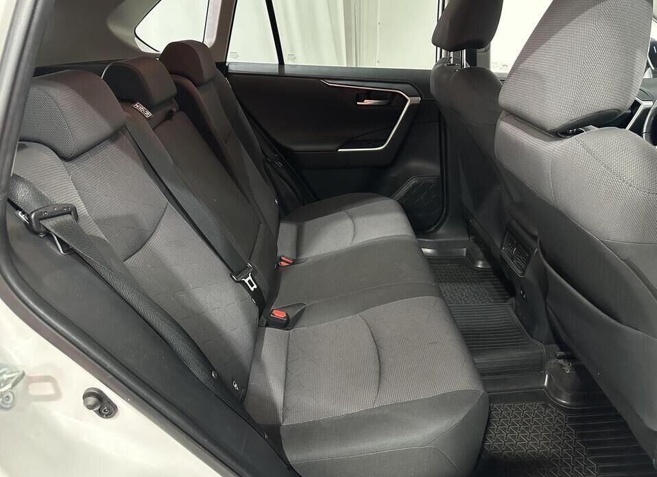 Toyota RAV4 2.0 CVT (149 л.с.)