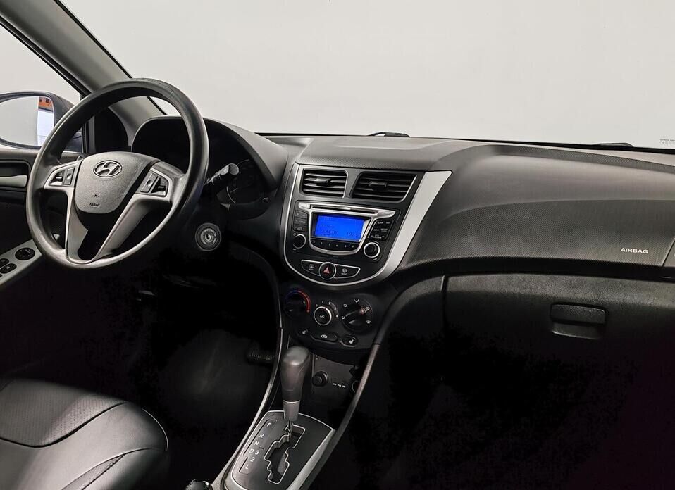 Hyundai Solaris, I Рестайлинг 1.6 AT (123 л.с.)