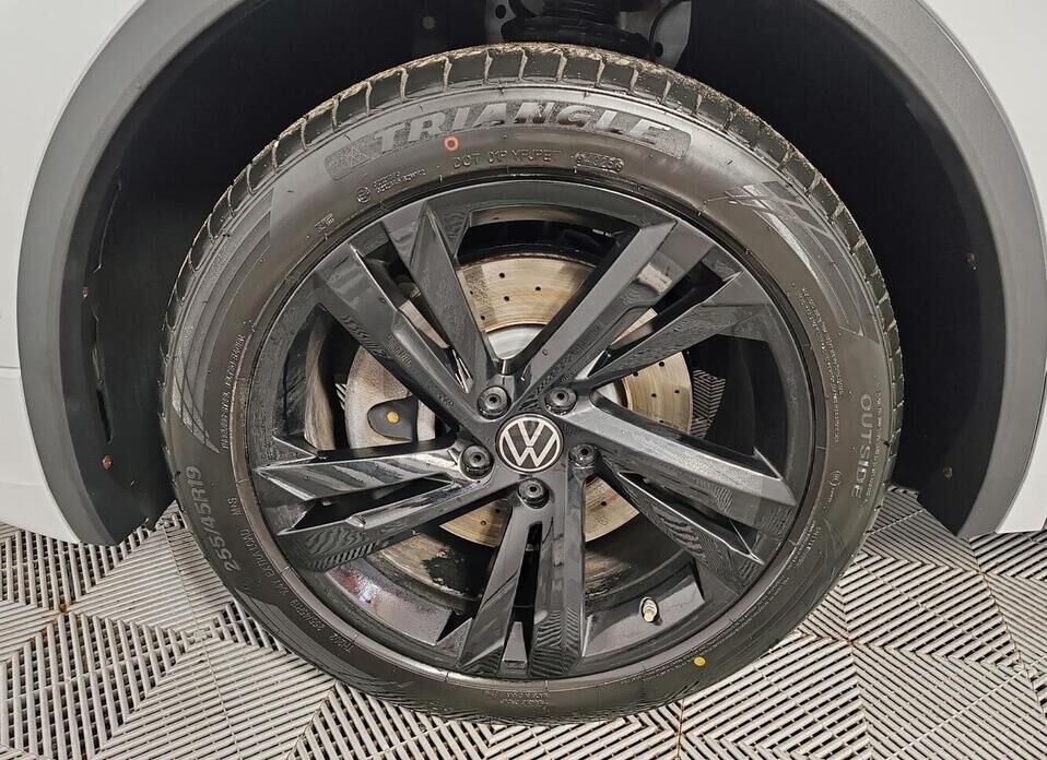 Volkswagen Tiguan, II Рестайлинг 2.0 AMT (180 л.с.) 4WD