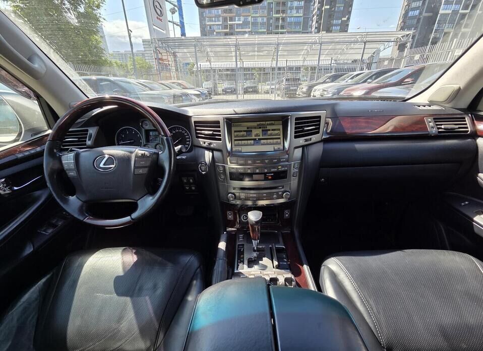 Lexus LX, III 570 5.7 AT (367 л.с.) 4WD