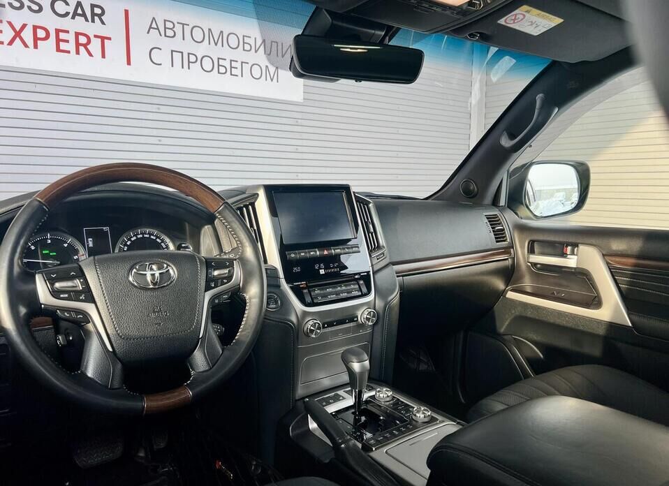 Toyota Land Cruiser, 200 Series Рестайлинг 2 4.5d AT (249 л.с.) 4WD