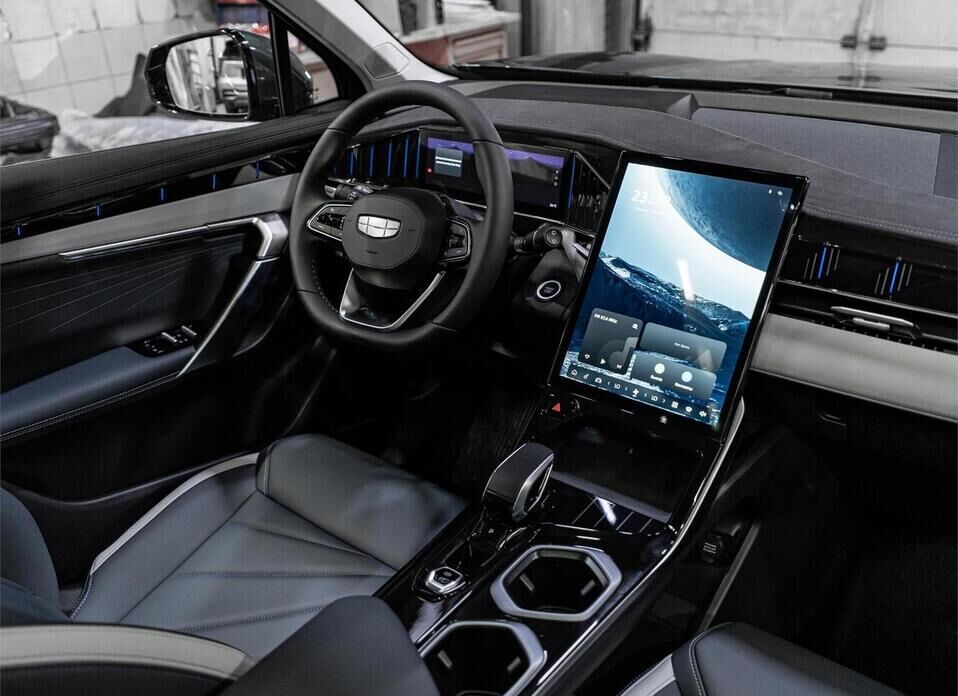 Geely Atlas, II 1.5 AMT (147 л.с.)