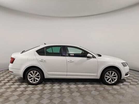 Skoda Octavia, 2020&nbsp;г., 61&nbsp;204&nbsp;км