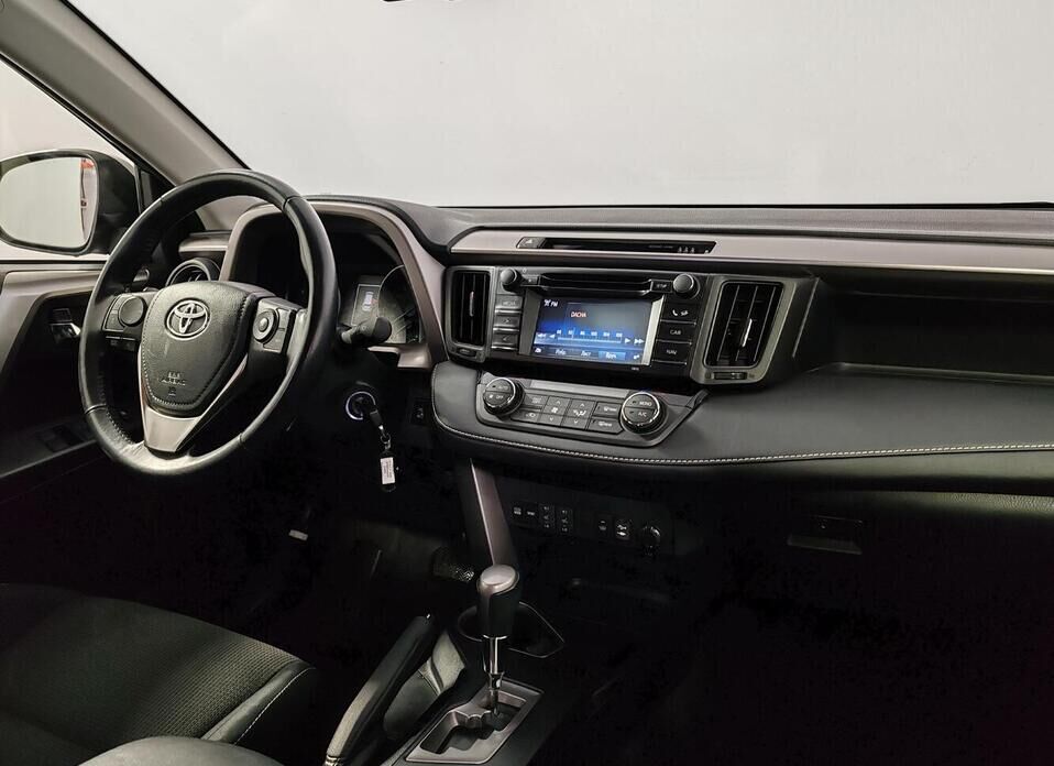 Toyota RAV4, IV (XA40) Рестайлинг 2.0 CVT (146 л.с.) 4WD