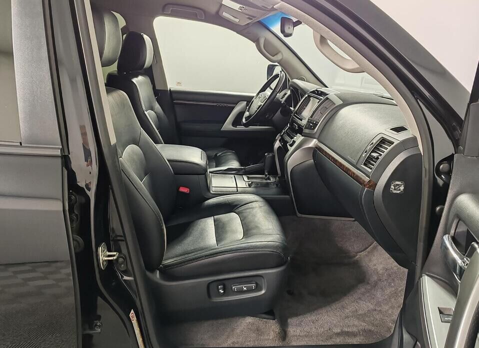 Toyota Land Cruiser, 200 Series Рестайлинг 1 4.5d AT (235 л.с.) 4WD