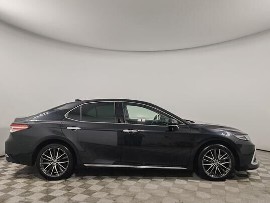 Toyota Camry, 2023 г., 17 808 км