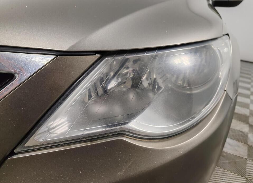 Volkswagen Passat CC 1.8 AMT (152 л.с.)