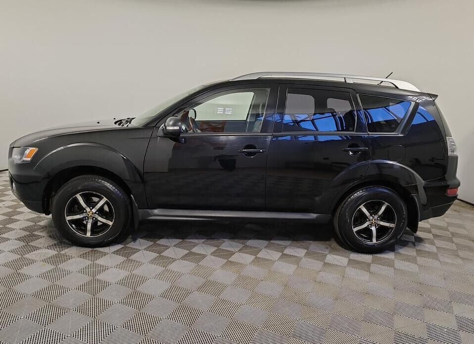Mitsubishi Outlander, II Рестайлинг 2.0 CVT (147 л.с.)