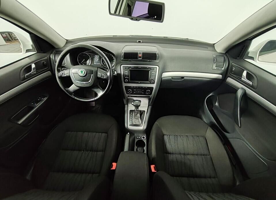 Skoda Octavia, II (A5) Рестайлинг 1.4 AMT (122 л.с.)