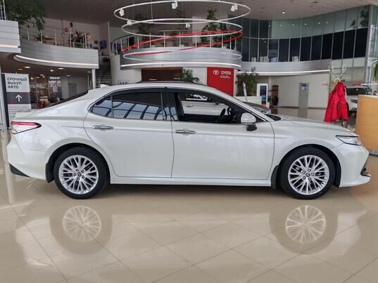 Toyota Camry, 2021&nbsp;г., 135&nbsp;169&nbsp;км