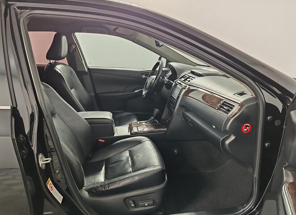 Toyota Camry, VII (XV50) Рестайлинг 2.5 AT (181 л.с.)