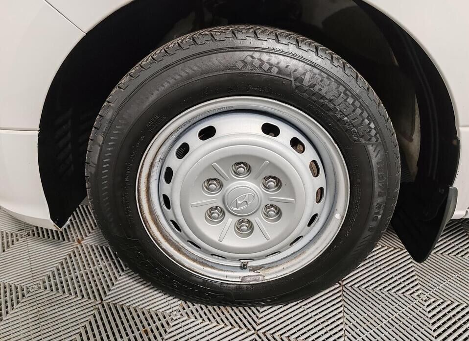 Hyundai H-1, II Рестайлинг 2 2.5d AT (170 л.с.)