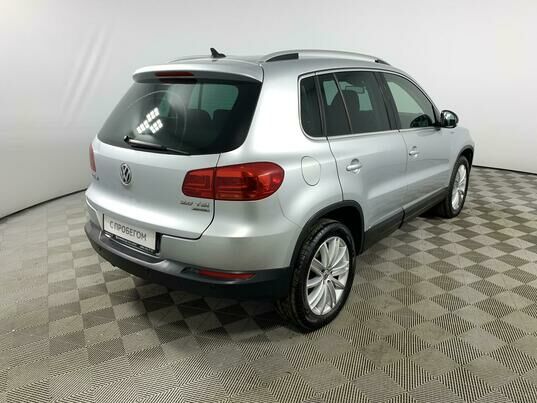 Volkswagen Tiguan, 2013 г., 138 092 км