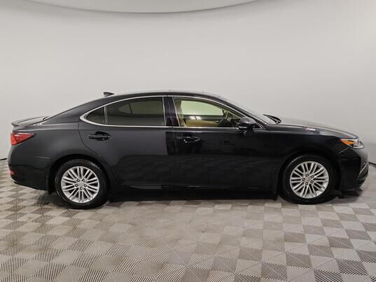 Lexus ES, 2017&nbsp;г., 49&nbsp;284&nbsp;км