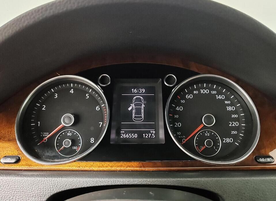 Volkswagen Passat CC 1.8 AMT (152 л.с.)