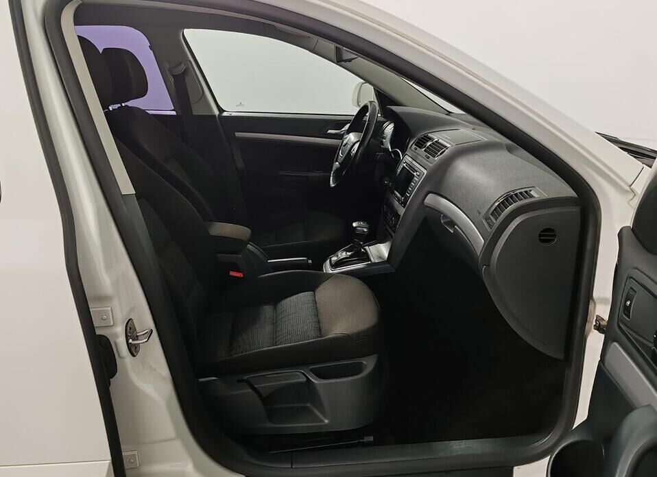 Skoda Octavia, II (A5) Рестайлинг 1.4 AMT (122 л.с.)