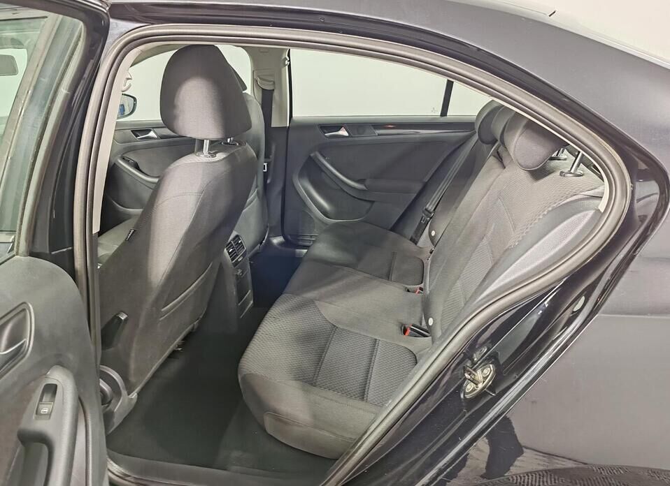 Volkswagen Jetta, VI 1.4 AMT (122 л.с.)