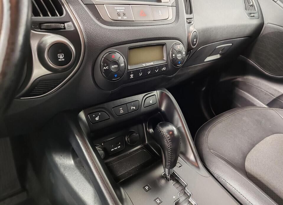 Hyundai ix35, I Рестайлинг 2.0 AT (150 л.с.) 4WD